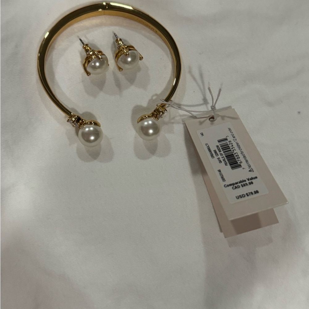 Elegant Gold and Pearl Jewelry Set